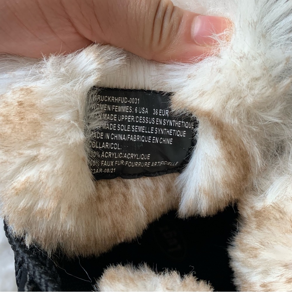 ୨୧ ･ﾟ✧ Lugz Black Fluffy Booties - Picture 6 of 7